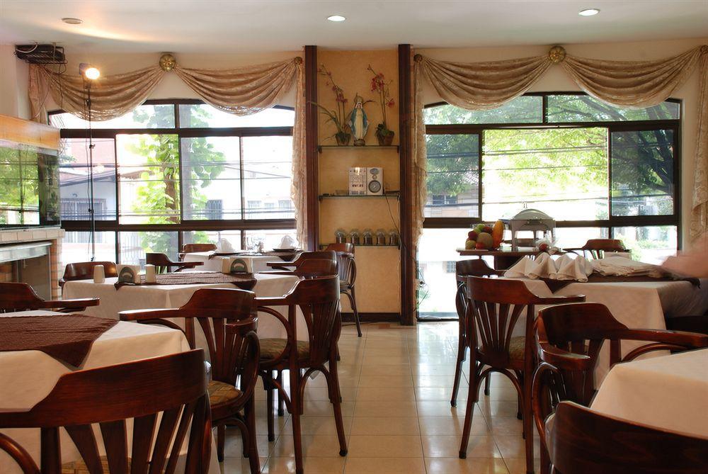 מדיין Hotel Estadio Real מראה חיצוני תמונה
