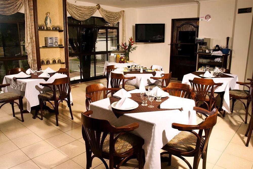מדיין Hotel Estadio Real מראה חיצוני תמונה